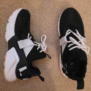 Nike Huarache Women's Shoes. Sz. 7.5